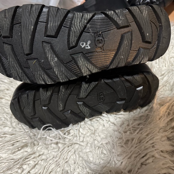 UGG - Picture 7 of 7